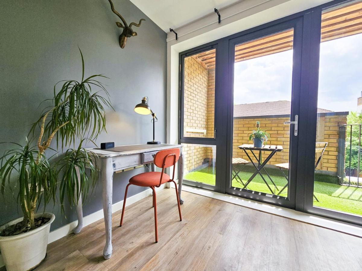 לונדון Centrally Located Spacious Flat Near Canary Wharf מראה חיצוני תמונה